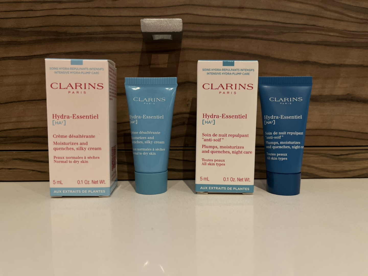 Clarins Day and Night Moisturizer Cream thumbnail