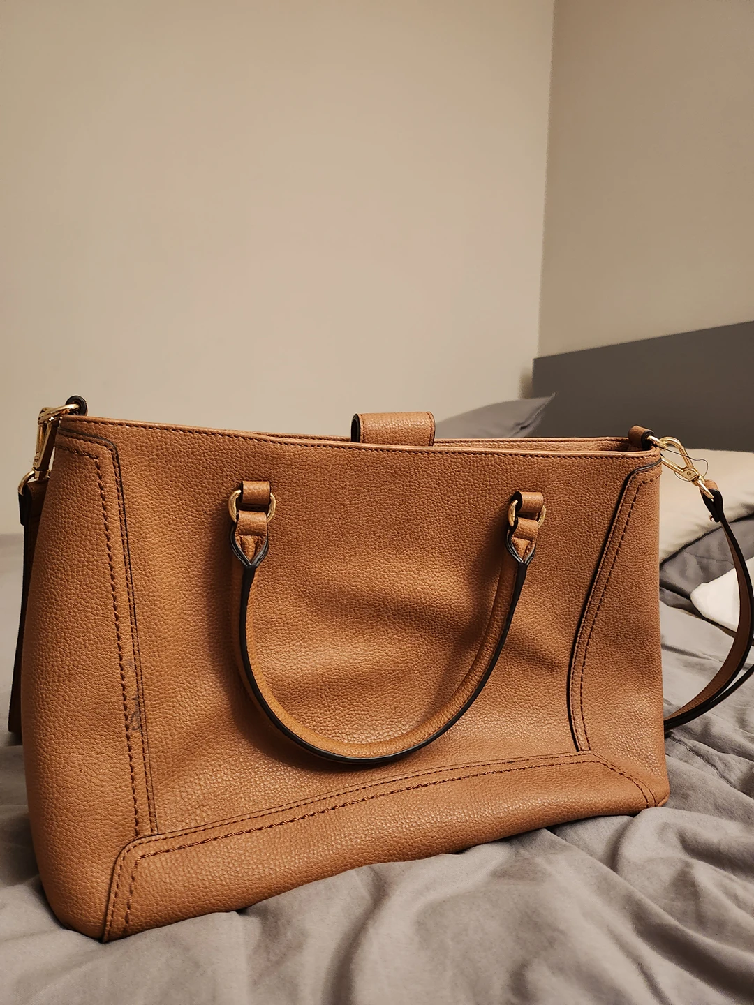 Tommy hilfiger purse image indicator(2)