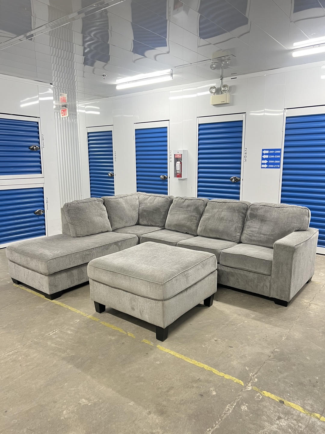 Modern Grey Sectional Couch / Sofa w/ Ottoman - Free Delivery!!