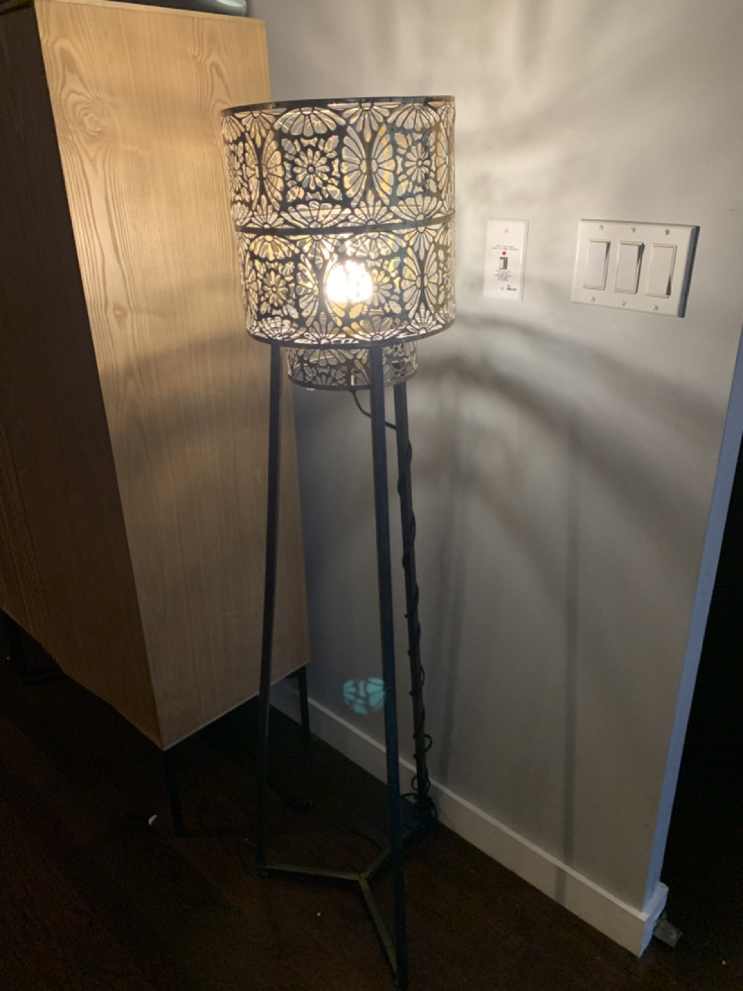 Floor lamp