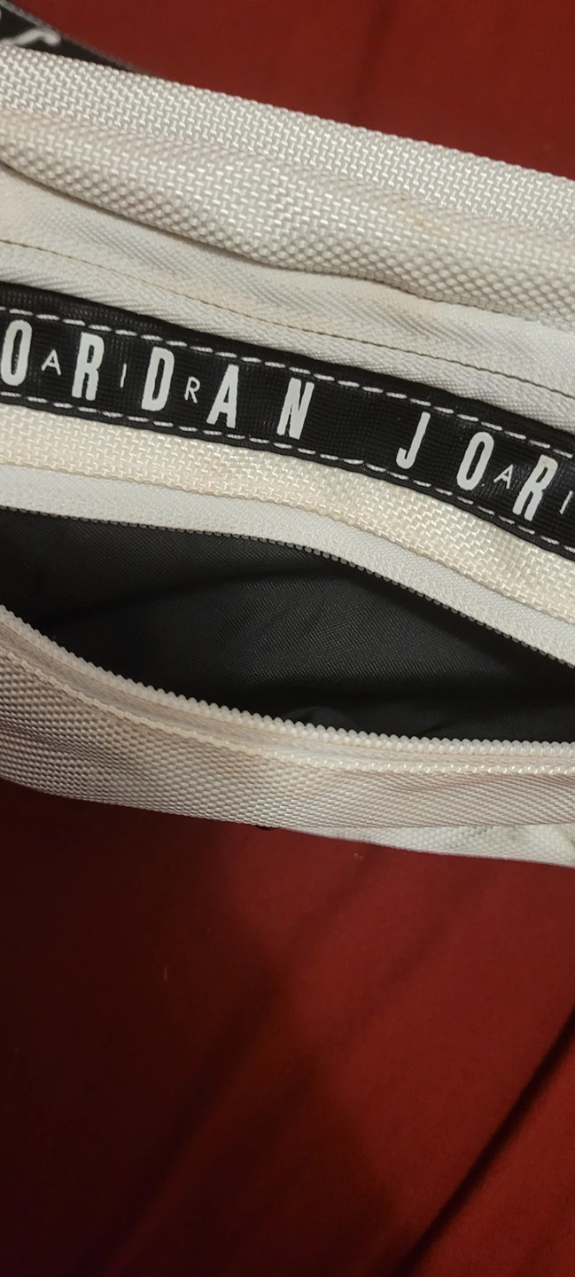 $15.00 Jordan side bag - photo 4