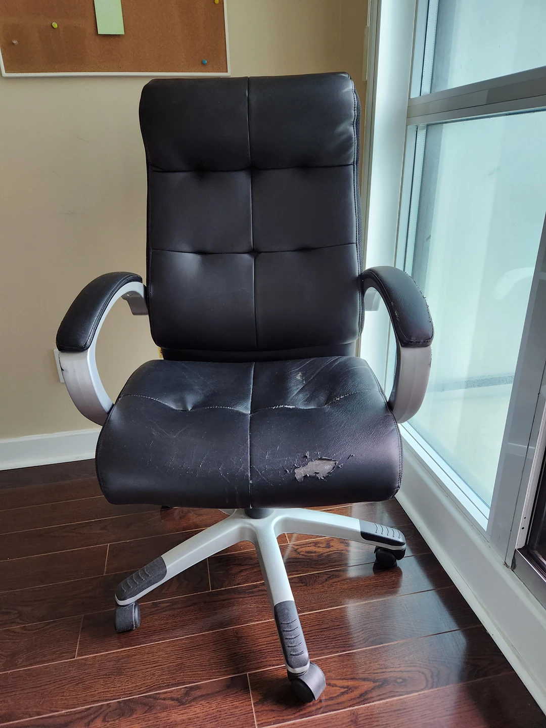 Black Office Chair - Swivel - photo 5