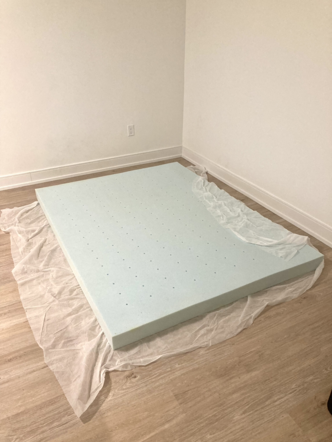 4” Queen Mattress Foam Topper thumbnail