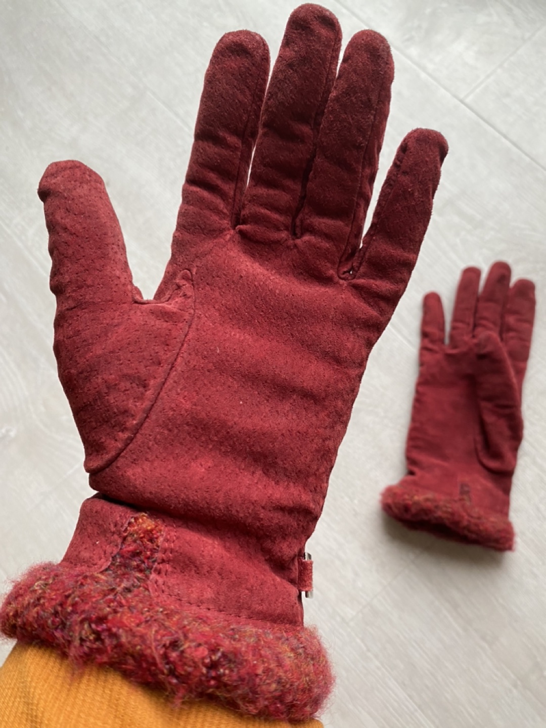 Nine West lined suede gloves image indicator(2)