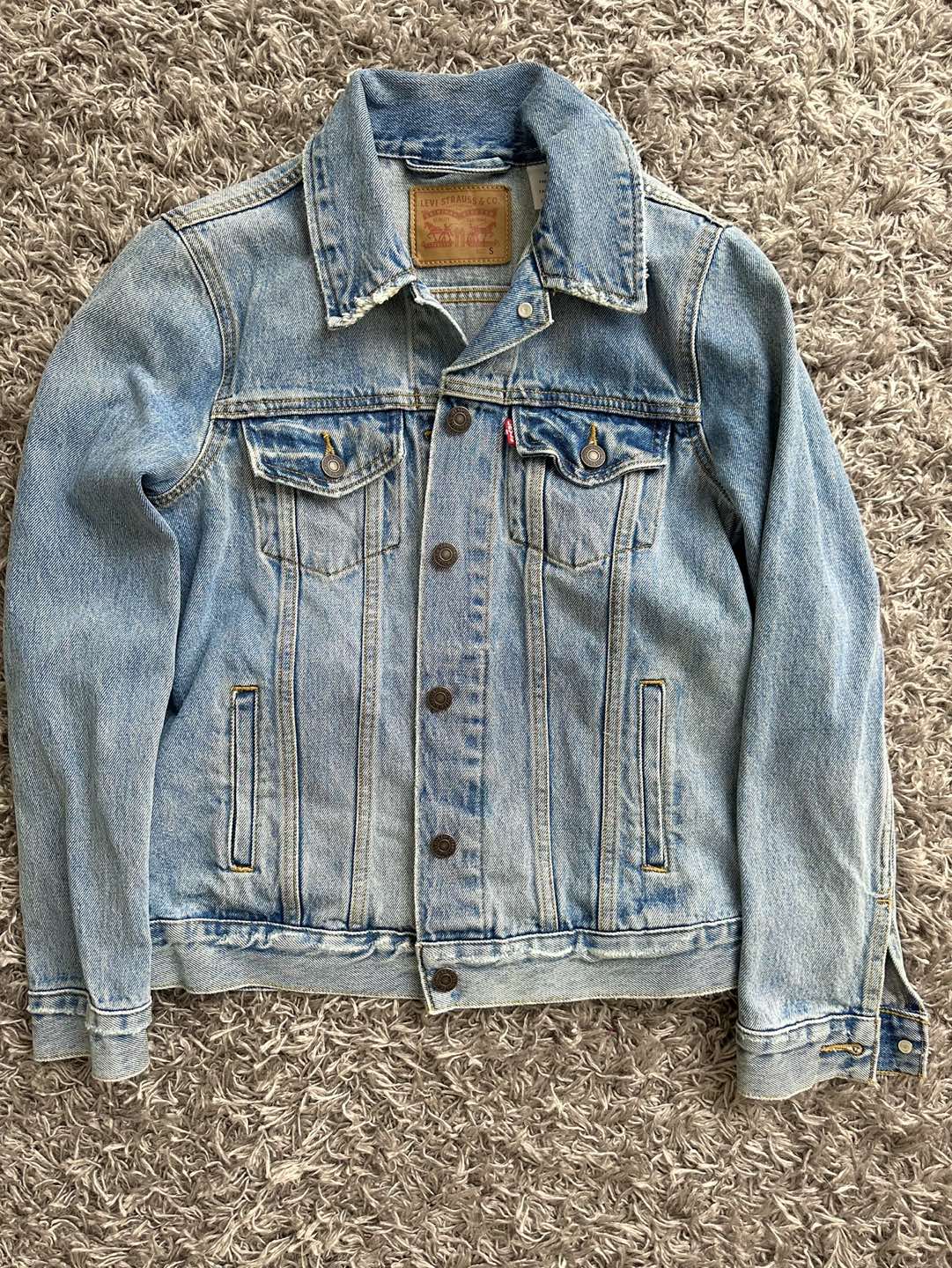 Levi's Women's Original Trucker Jacket image indicator(3)