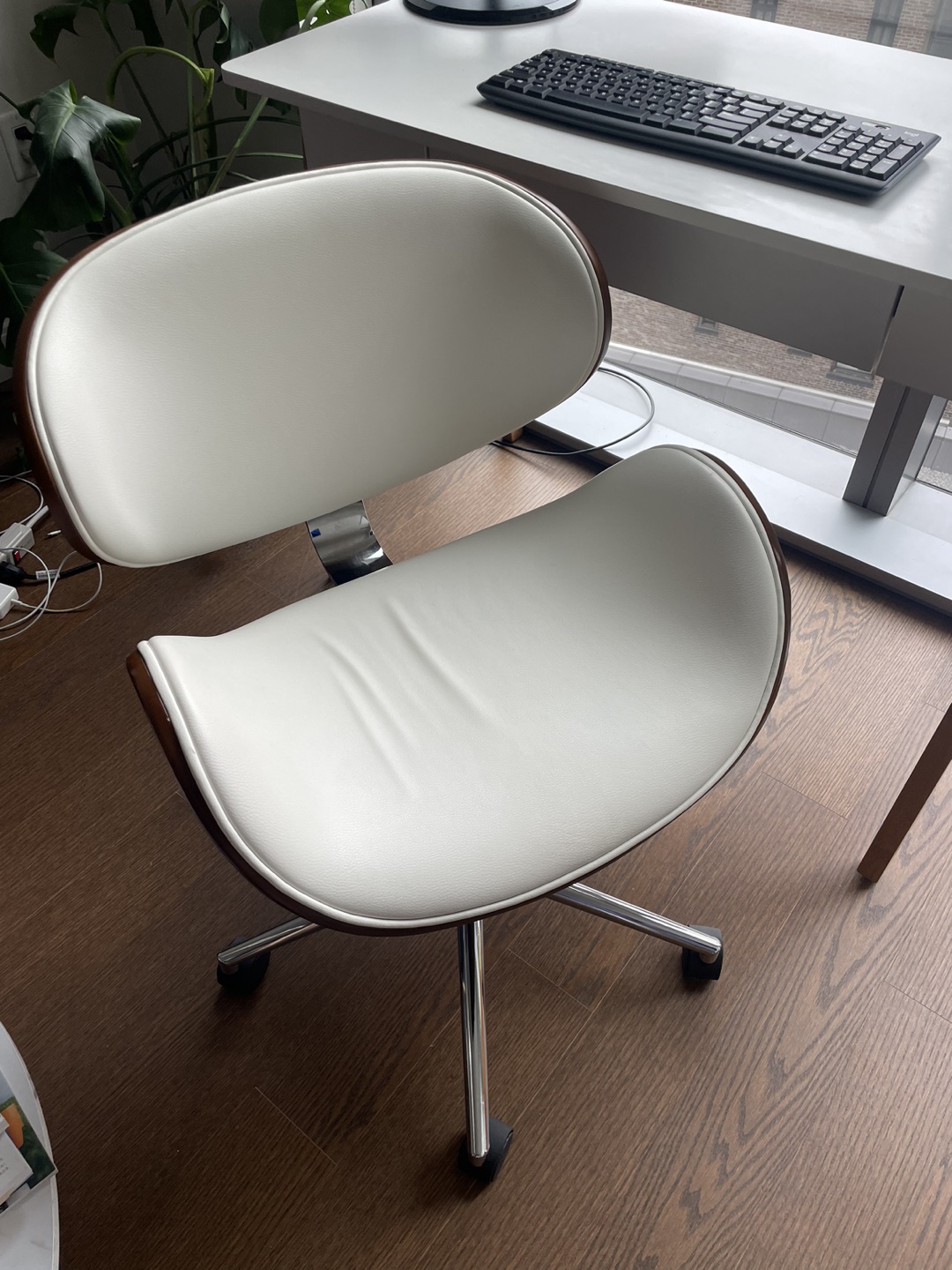 Low back office chair
