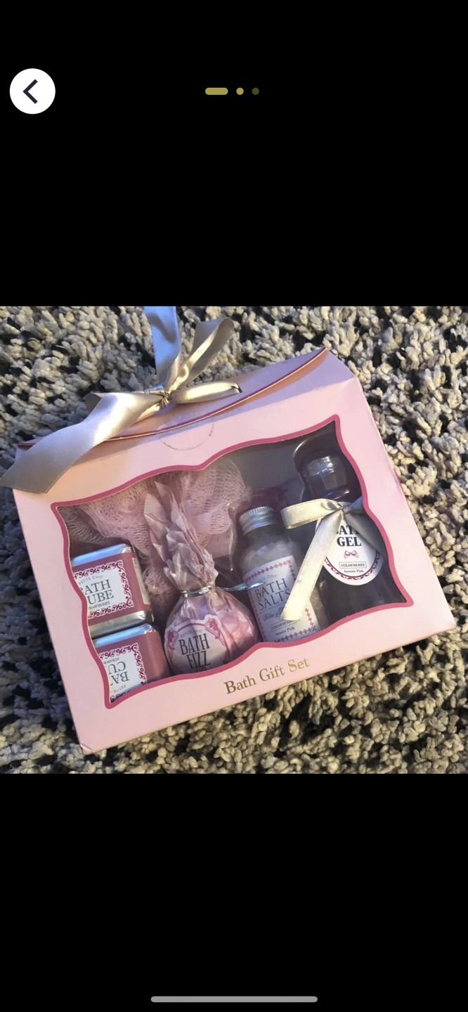 Strawberry Bath Gift Set From Japan thumbnail