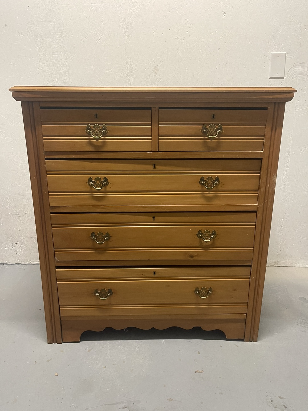 Pinewood chest of drawers