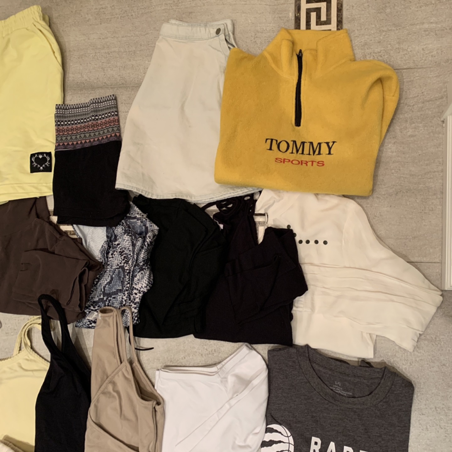 MUST GO TODAY ‼️ Lot of Women’s Items (mostly XS/S - some M/L) - photo 3