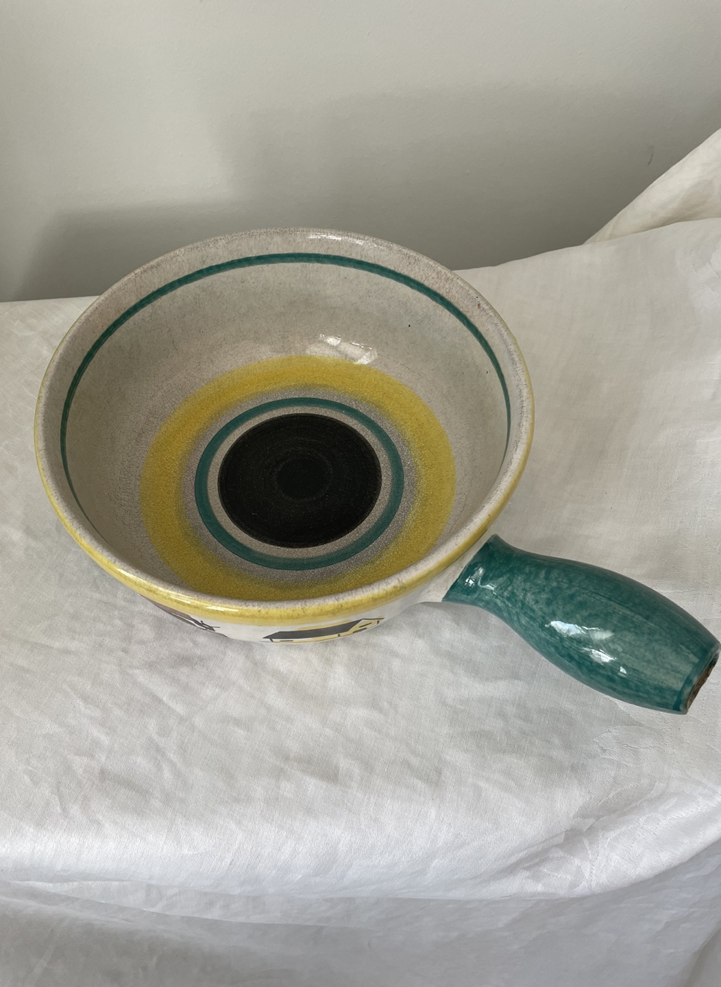 Vintage ceramic pot image indicator(2)