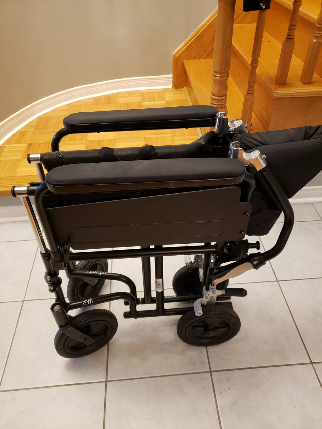 Folding wheelchair - photo 5