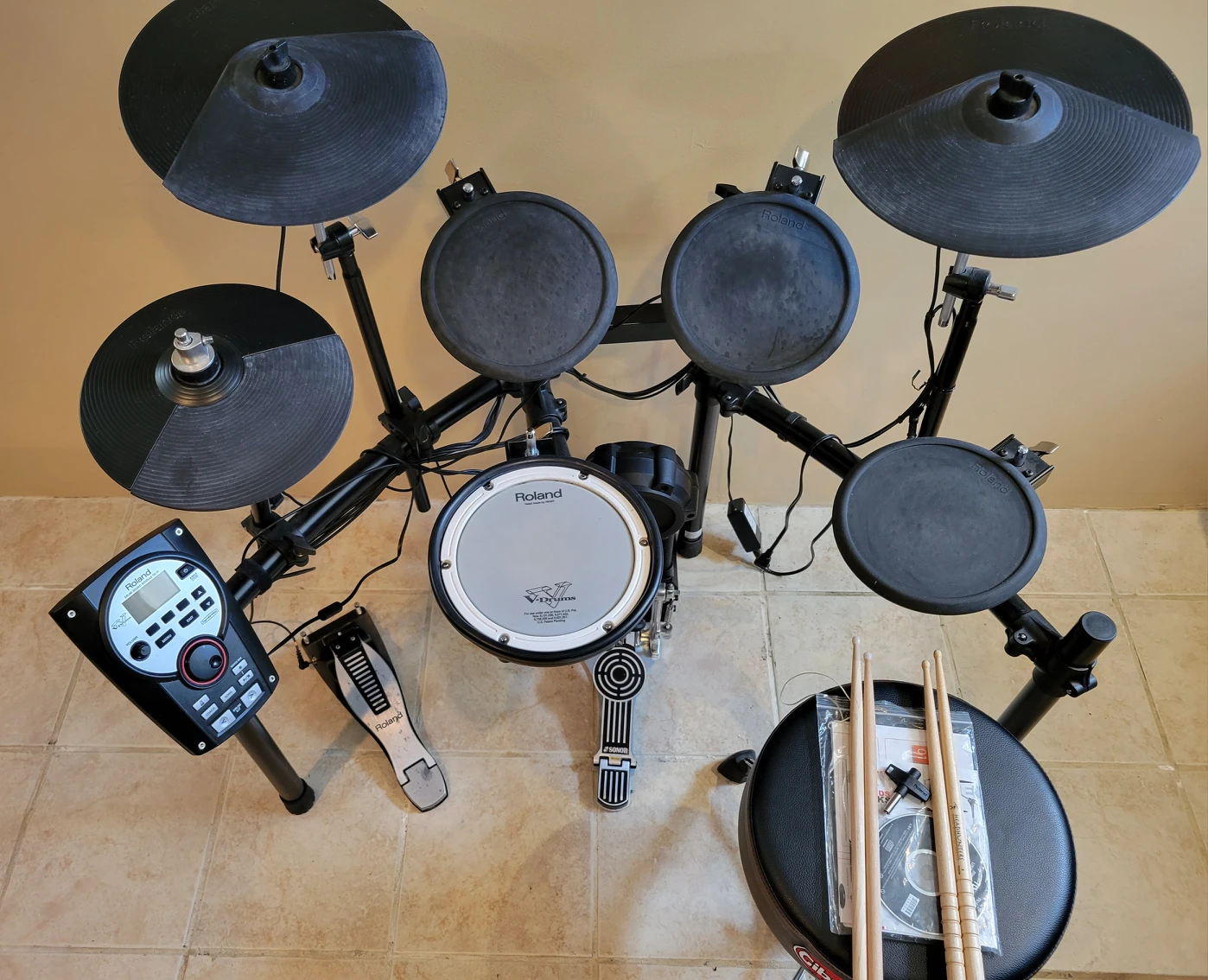 ROLAND TD-11 DRUM SET – WITH THRONE, KICK PEDAL & ACCESSORIES  thumbnail