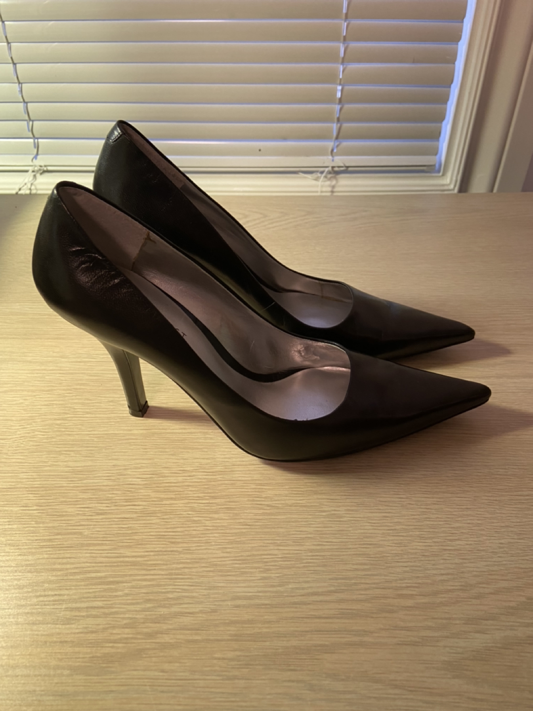 Nine West Black Pointed Heels (Size 7) thumbnail