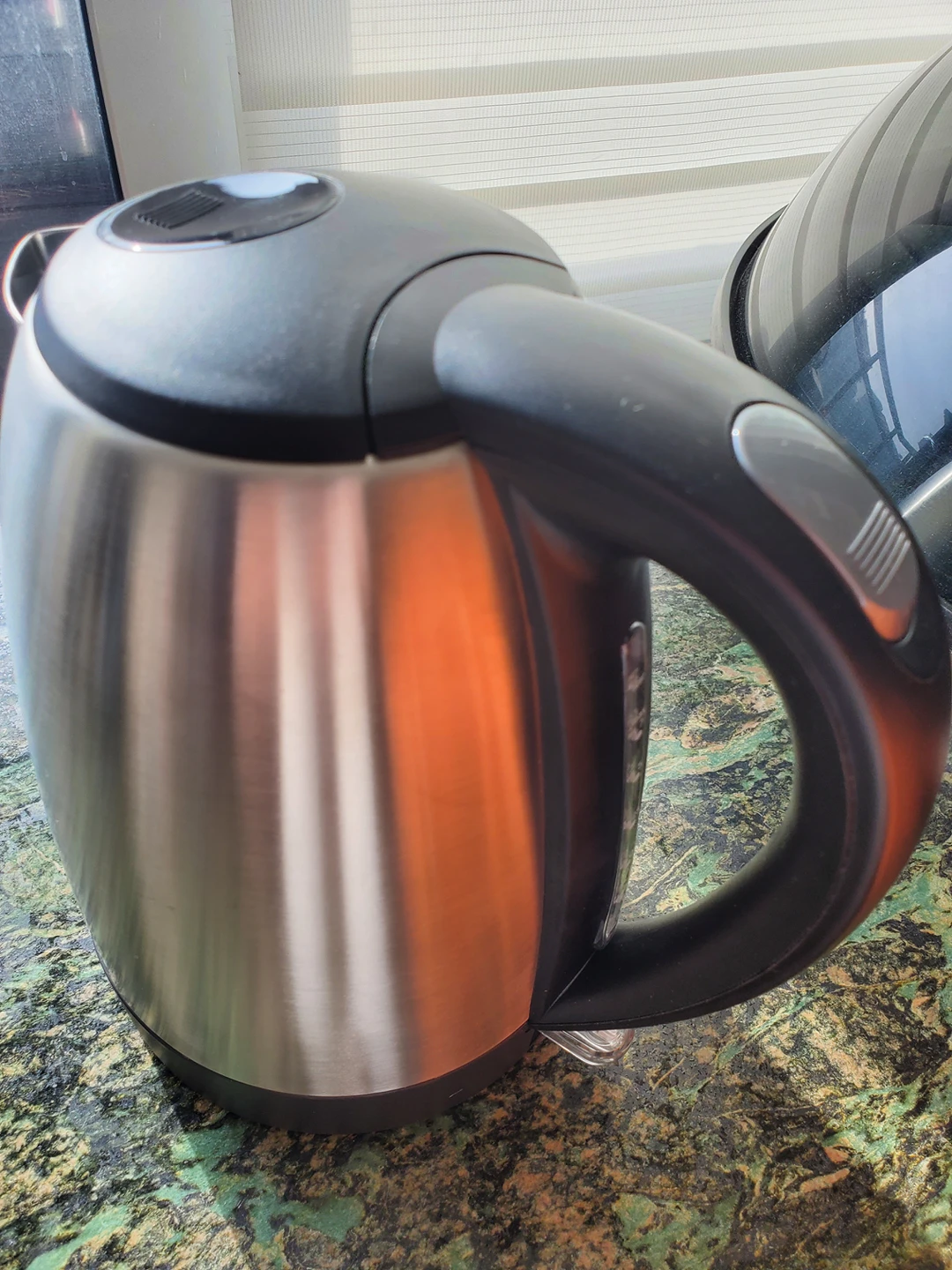 Kettle 1.8qt / 1.7L Stainless Steel - Insignia - photo 4
