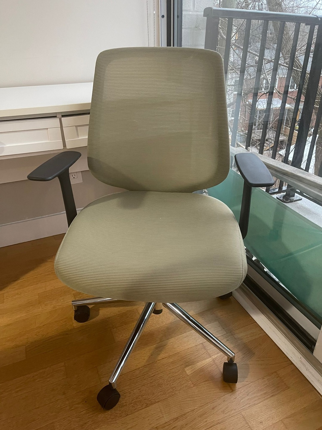 Ergonomic office chair - photo 2