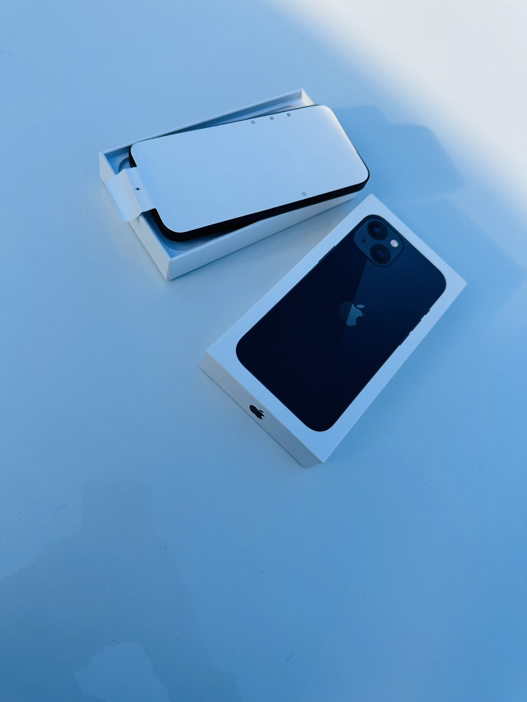 IPhone 13 128GB midnight Lock with Bell virgin - photo 5