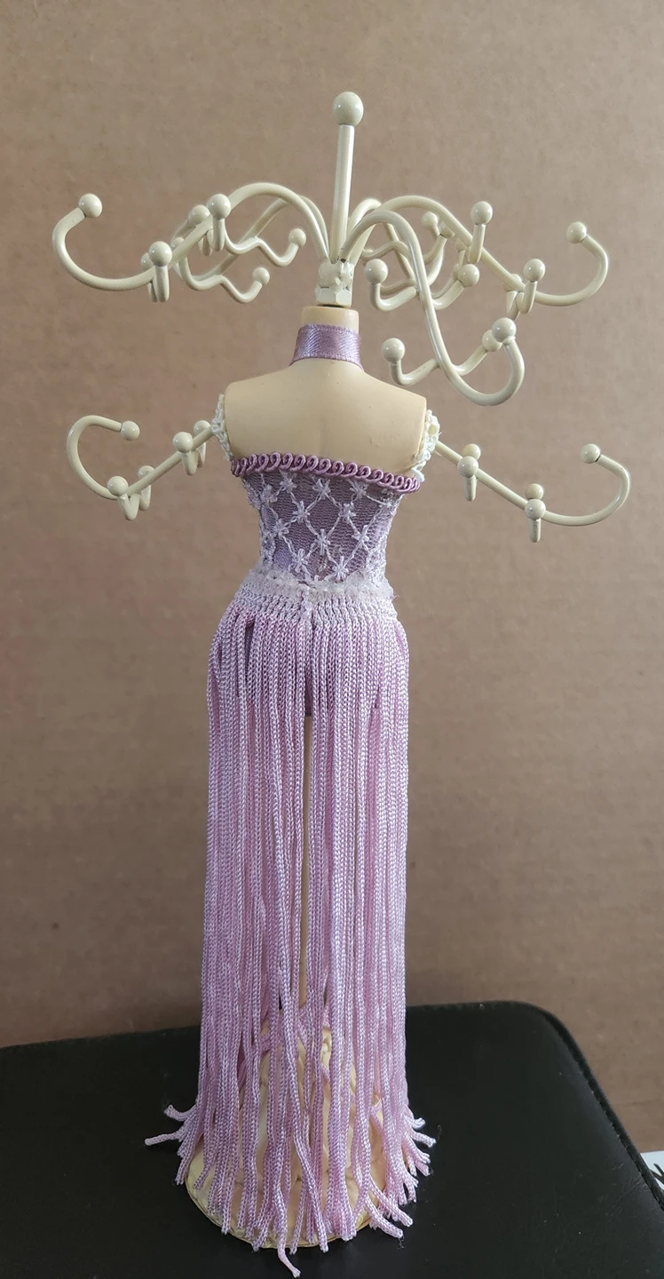 jewelery doll stand image indicator(2)