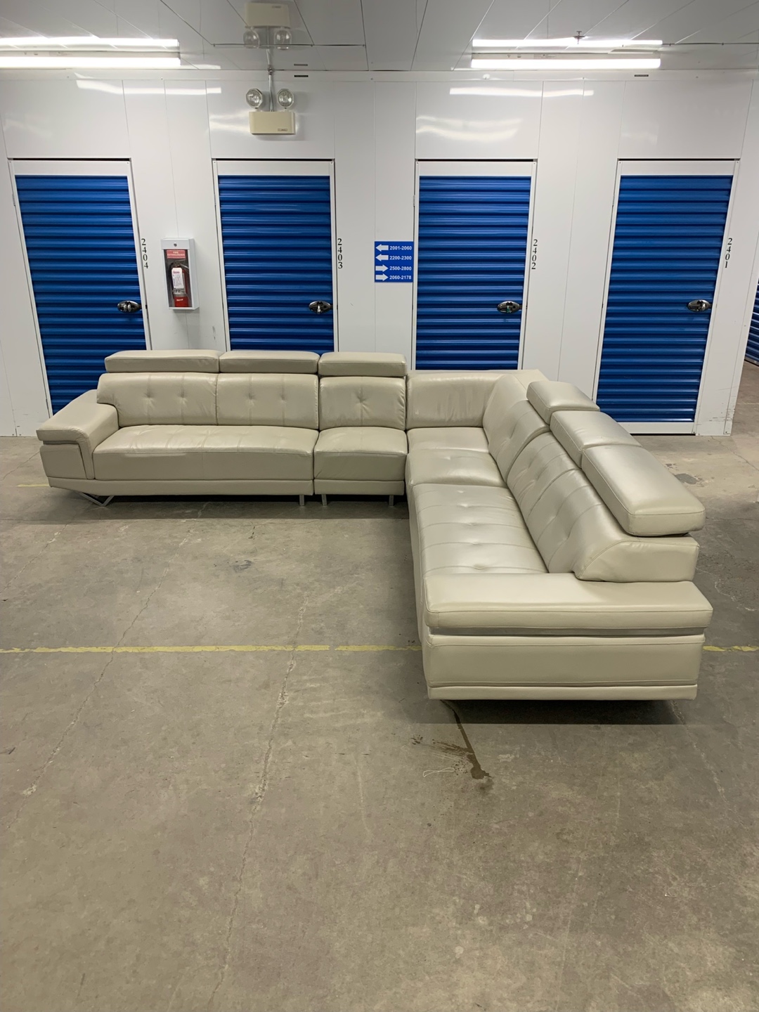 Beige Leather Sectional Couch / Sofa - FREE DELIVERY! - photo 3