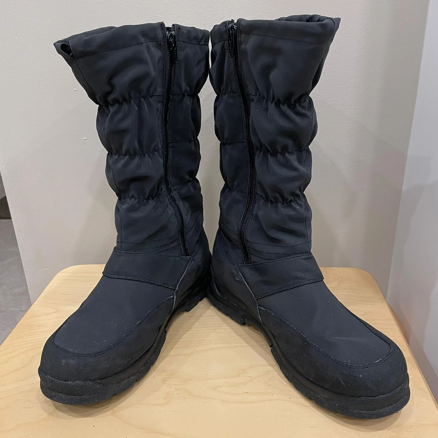 Woman's winter snow boots with fur thumbnail