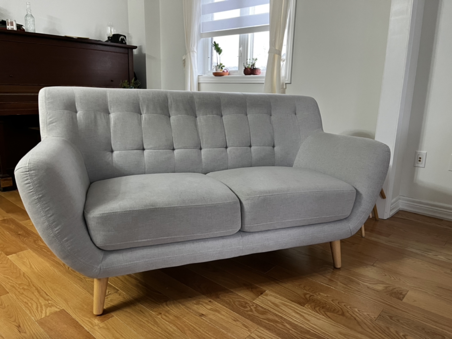 Structube Haley tufted loveseat in light grey - photo 4