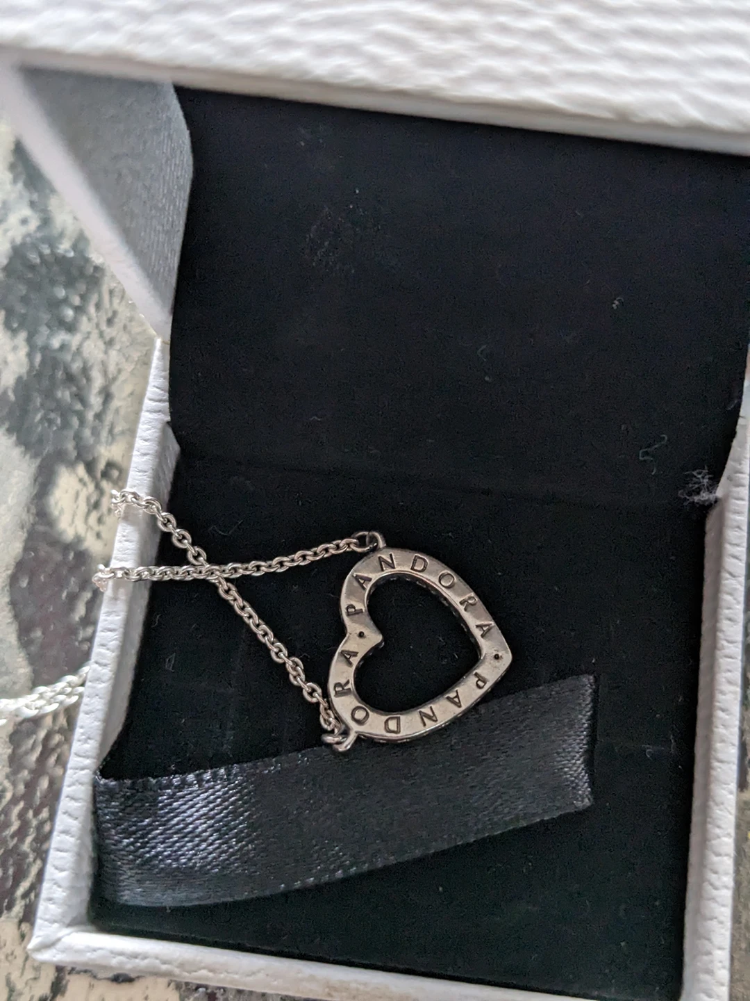 Pandora open heart necklace - like new condition - photo 4