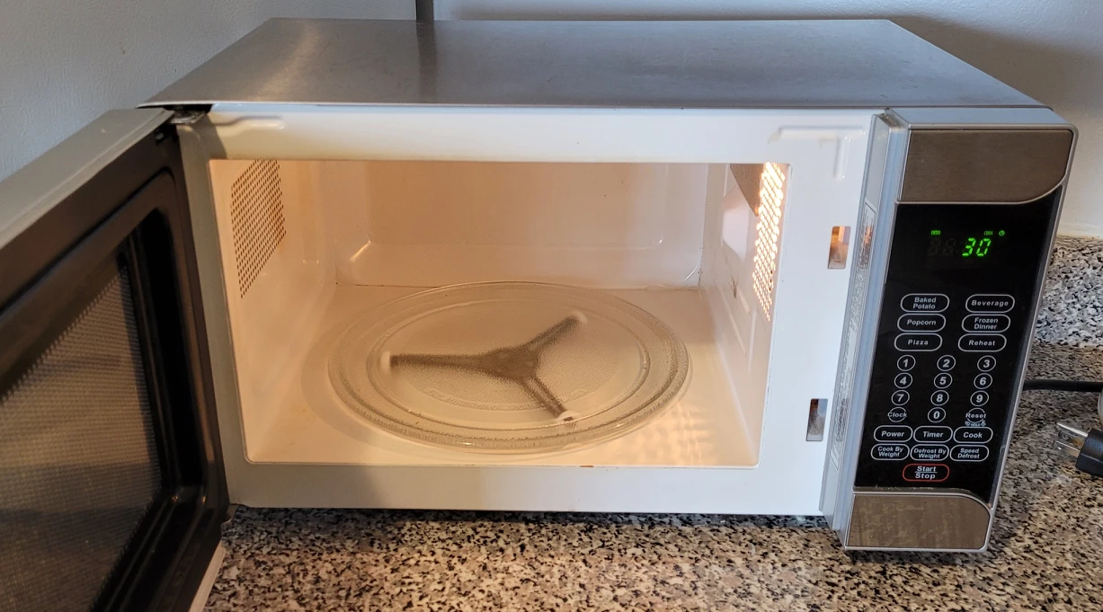 Danby Microwave 700 Watts - photo 3