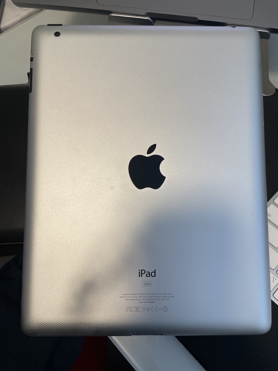 iPad 2nd Generation - photo 2