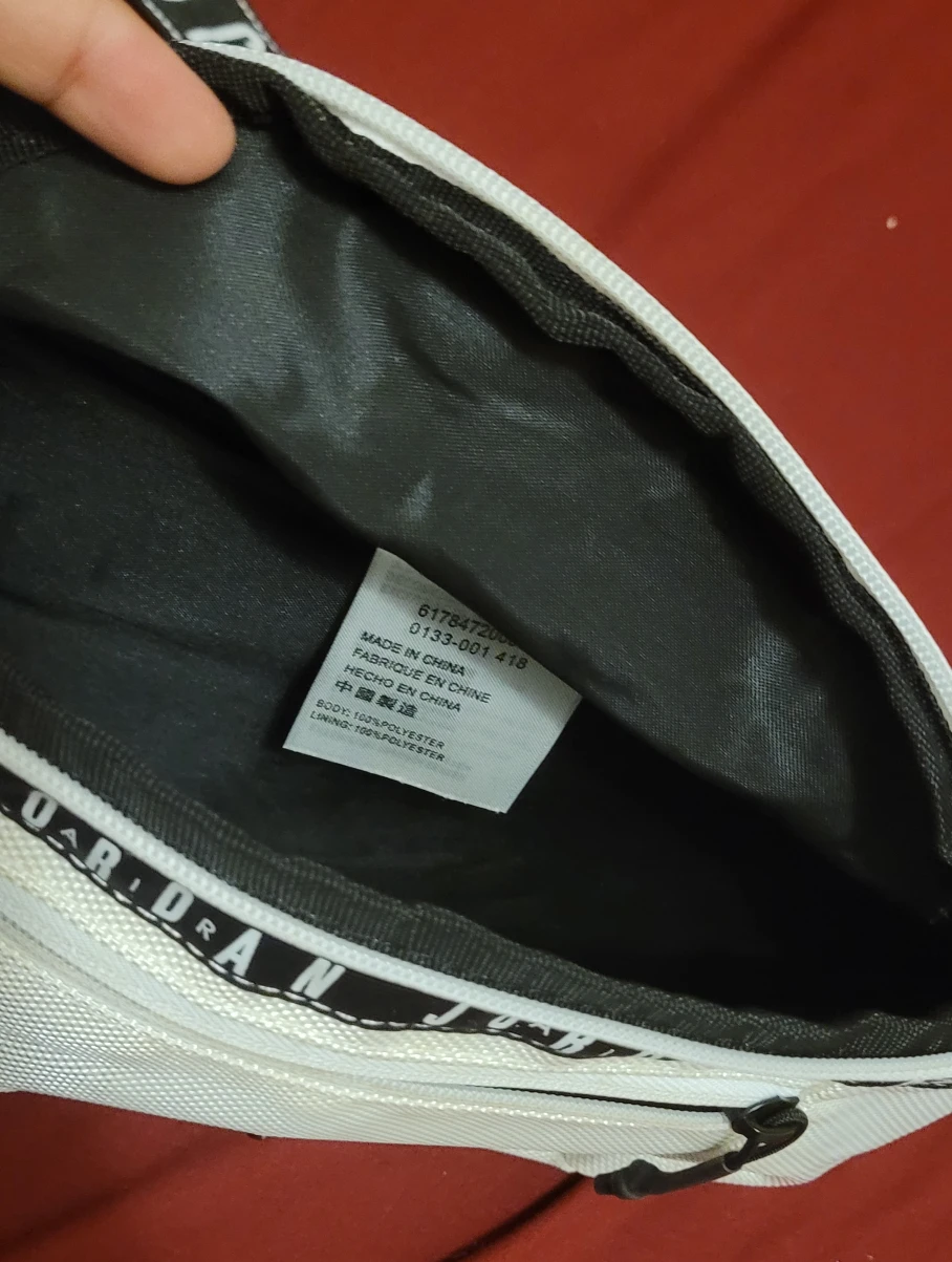 $15.00 Jordan side bag - photo 5