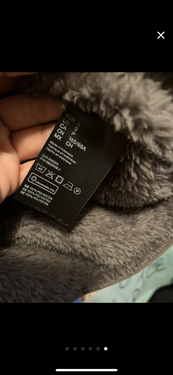 H&M fleece sweater BNWT image indicator(2)