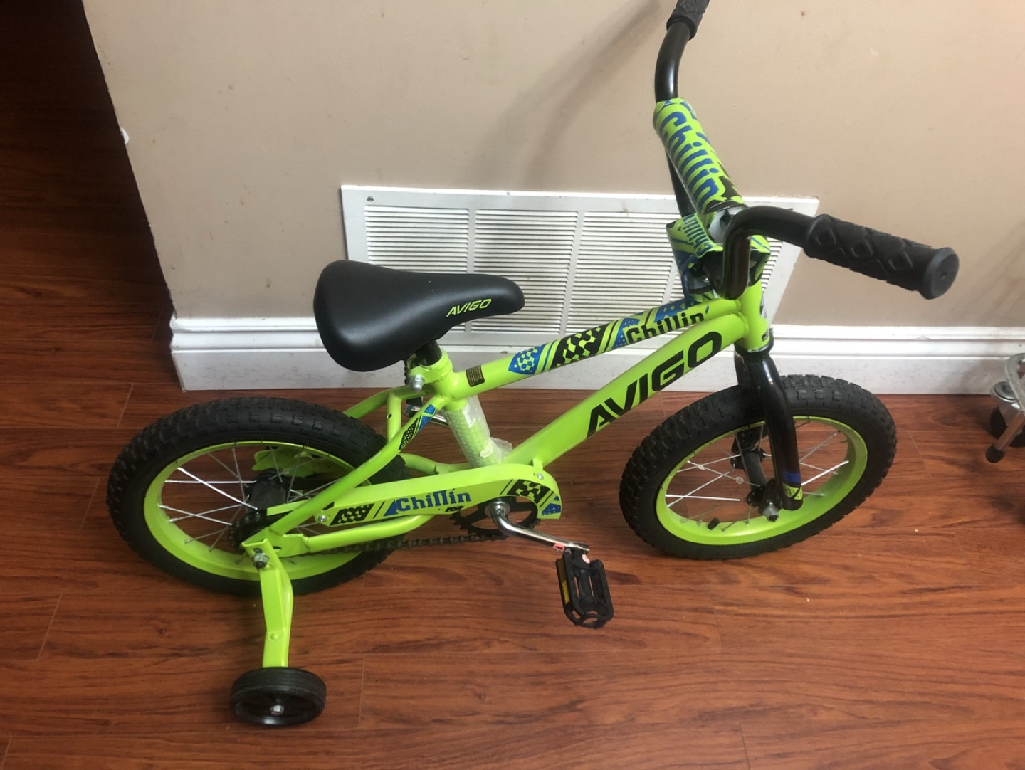 Kids bike almost new thumbnail