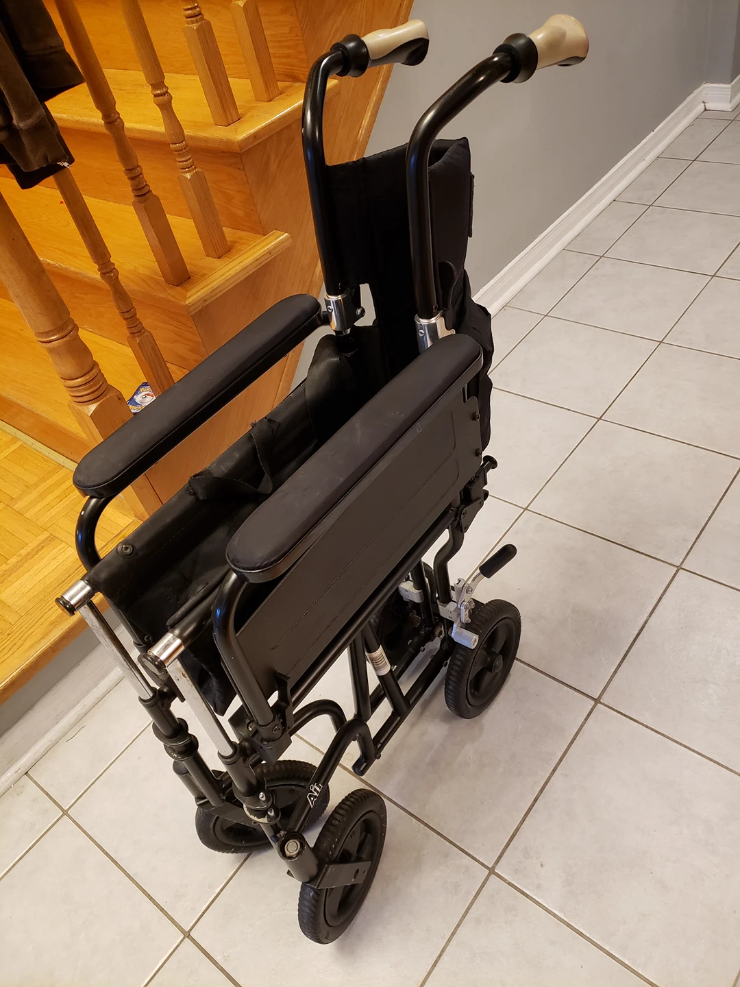 Folding wheelchair - photo 4