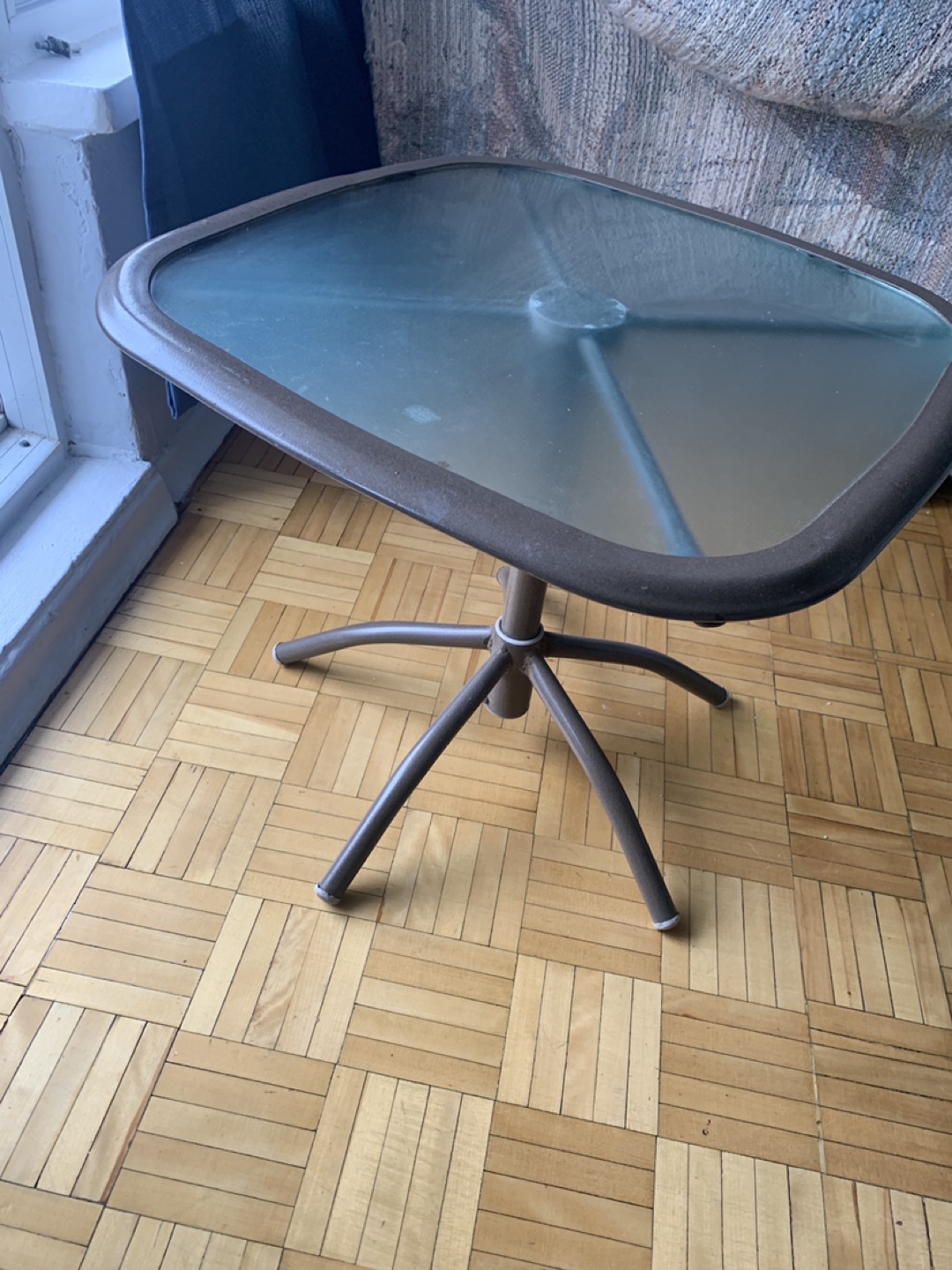 adjustable small glass table - photo 2