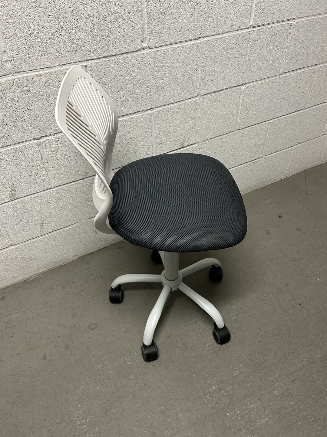 Office Chair - photo 2