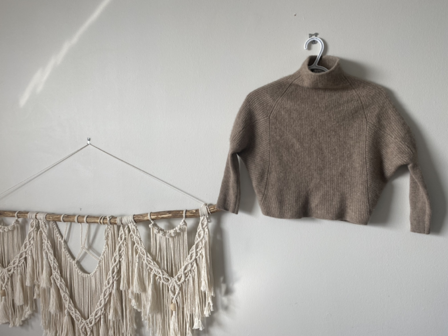 Woman’s cashmere sweater xs thumbnail