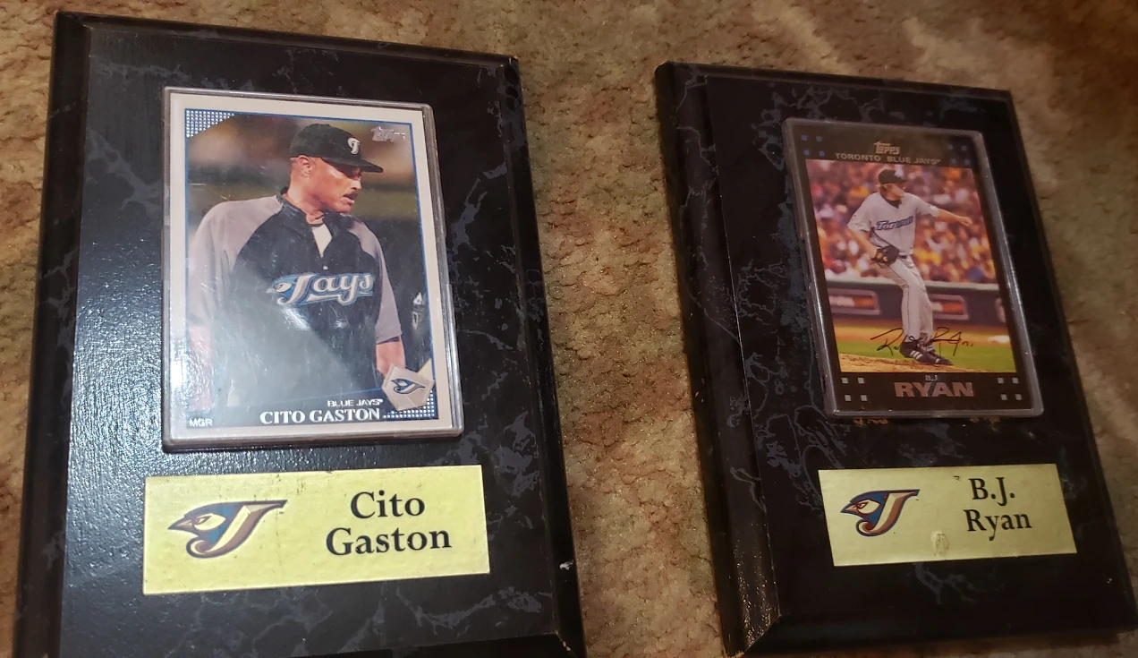 Bulk Random Hockey, Baseball & Basketball Cards image indicator(9)