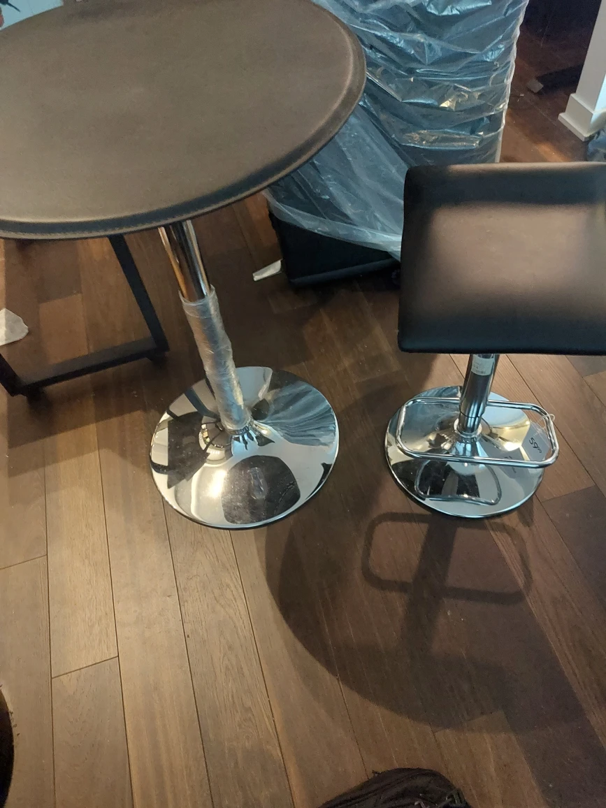 Round Bar Table