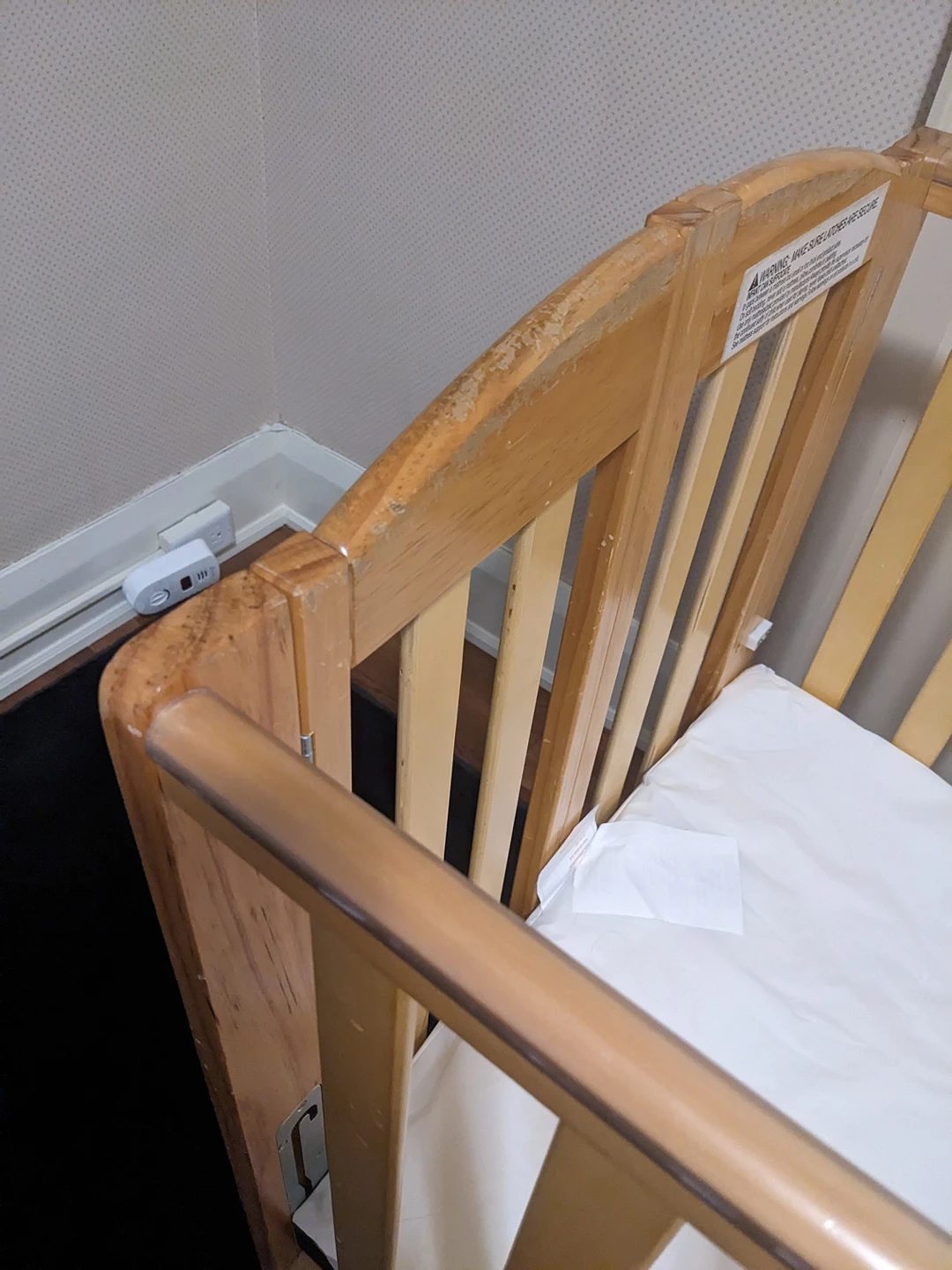 Foldable Mini Crib on Wheels - photo 2