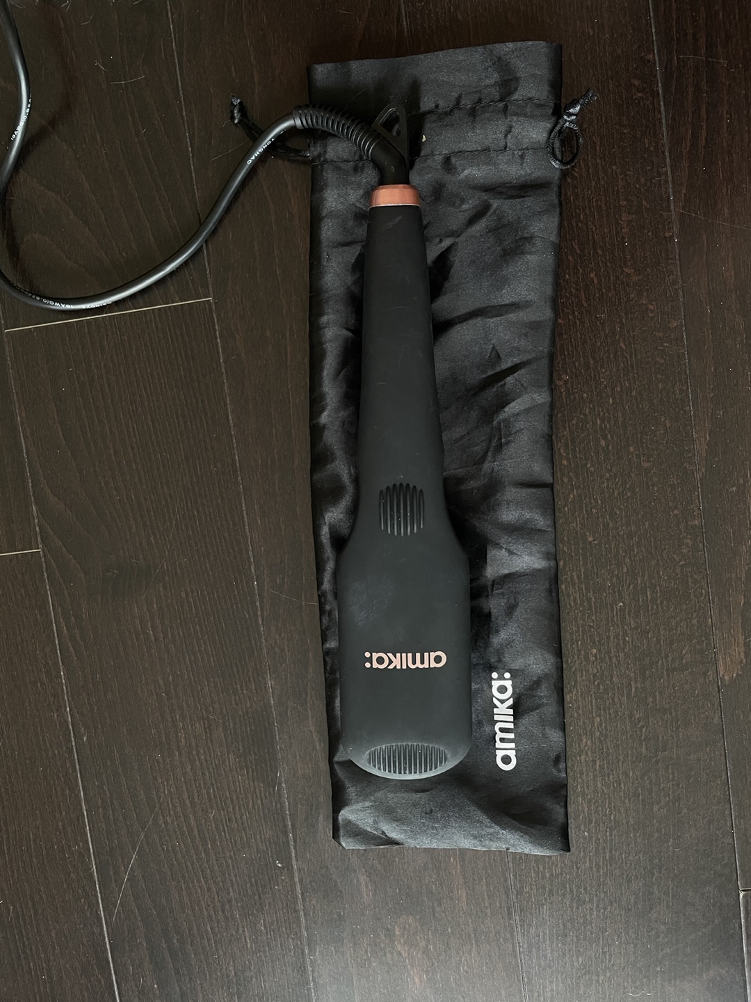 Amika Polished Perfection Thermal Straightening Brush 2.0 image indicator(2)