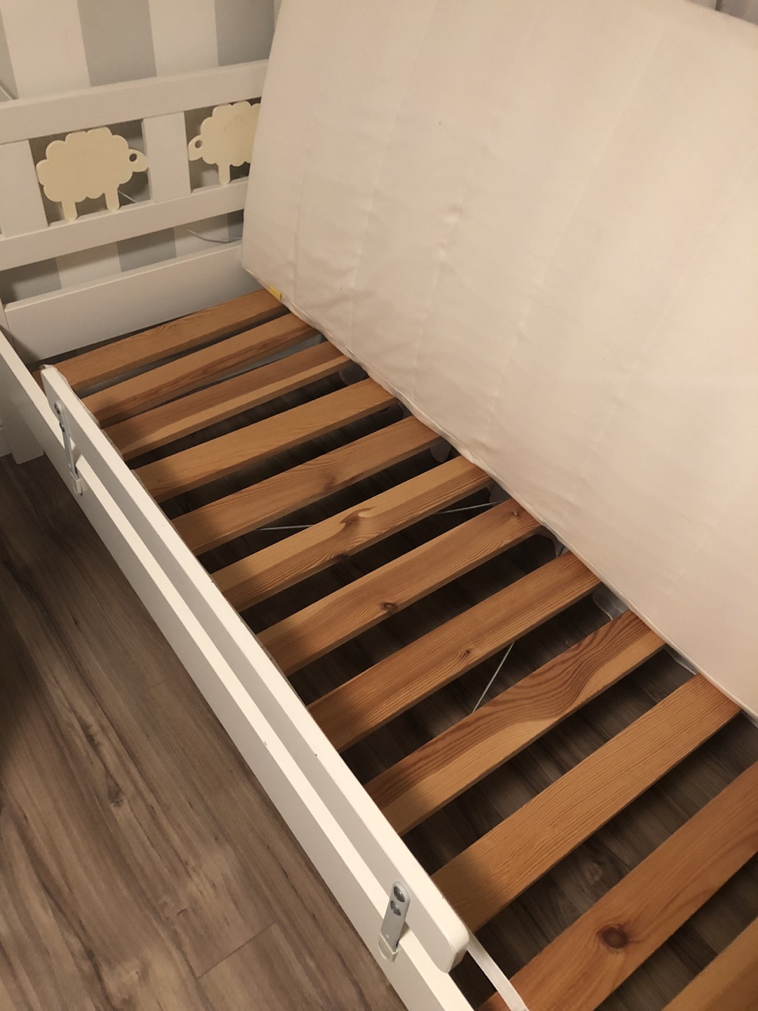 Ikea kid bed with mattress - photo 2