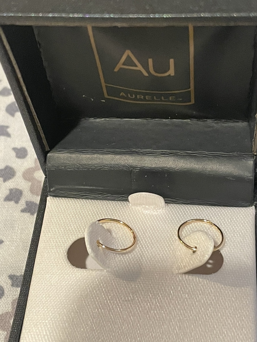 Earrings thumbnail
