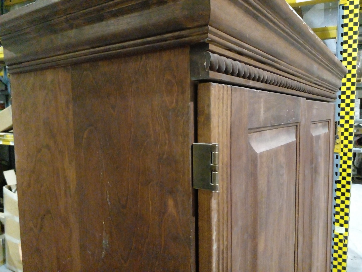 SOLID WOOD LARGE CORNER CABINET FOR CHEAP! DELIVERY AVAILABLE! - photo 3