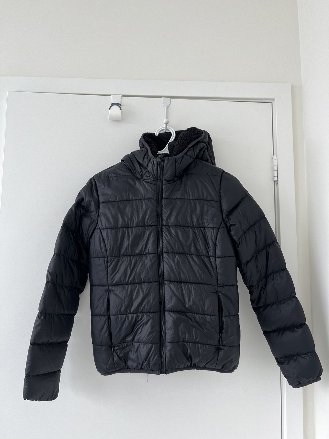 Aritzia Tna puff jacket - XS