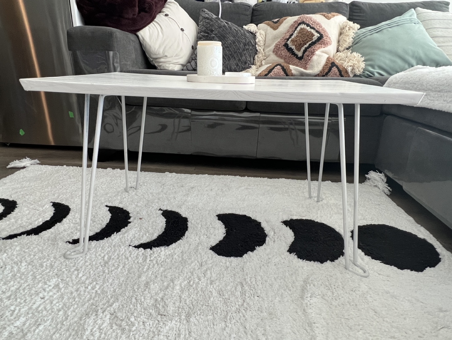 White hairpin coffee table - photo 3