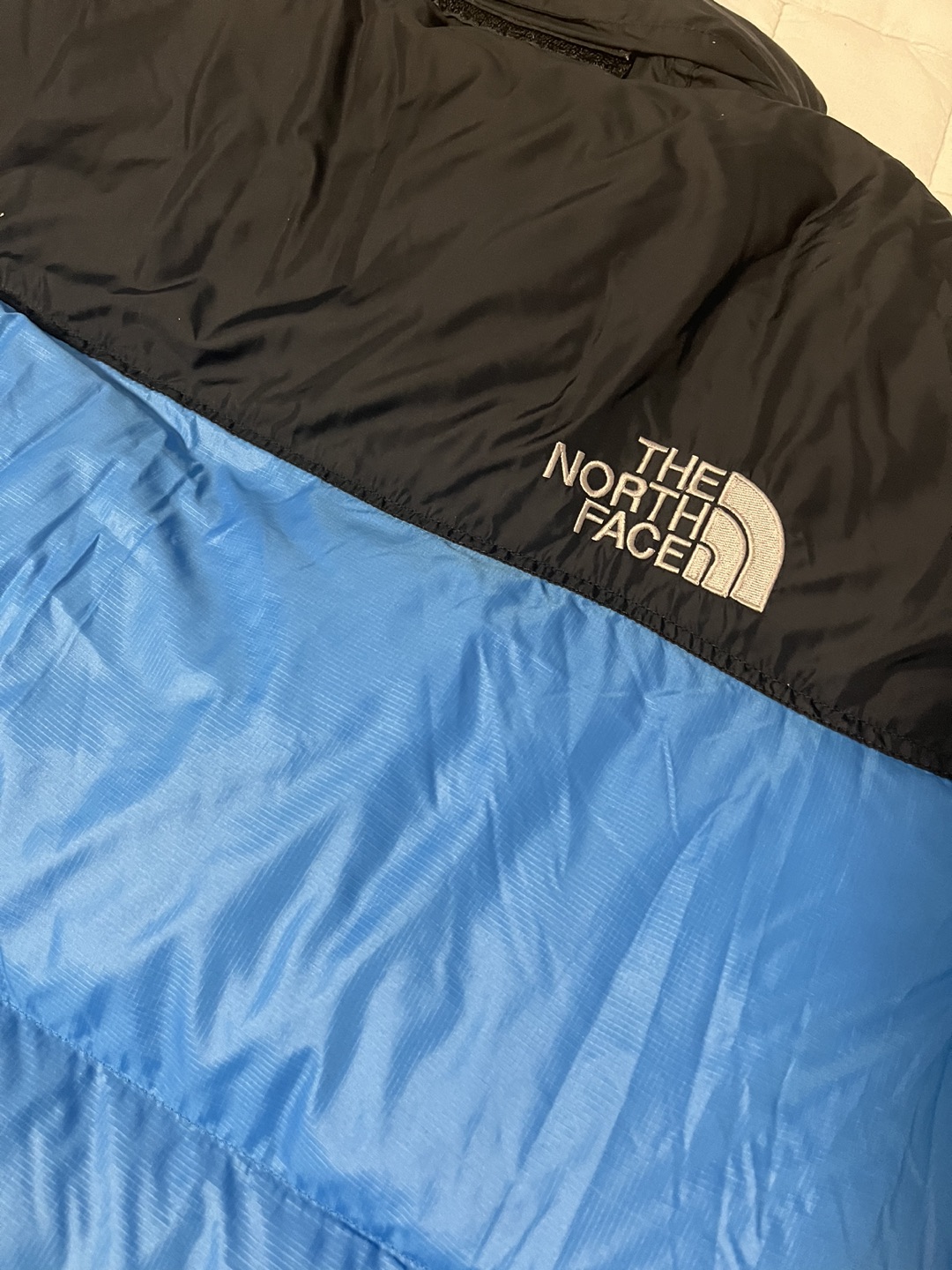 The North Face Nuptse image indicator(3)