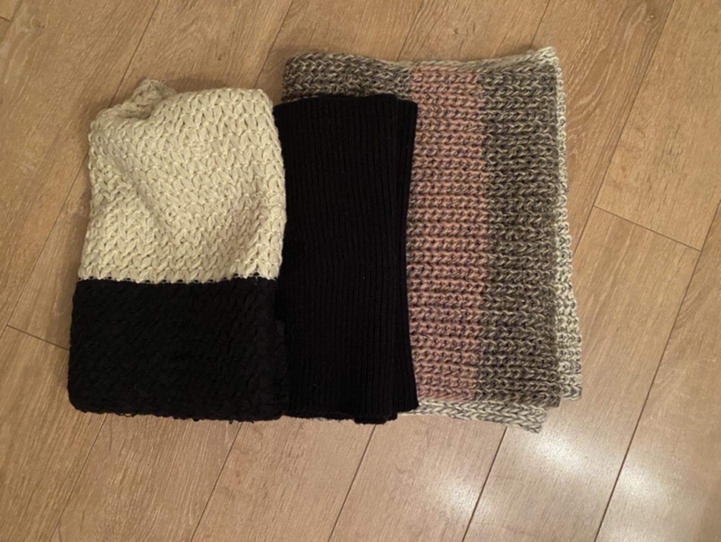 Scarves- Roots/HM thumbnail