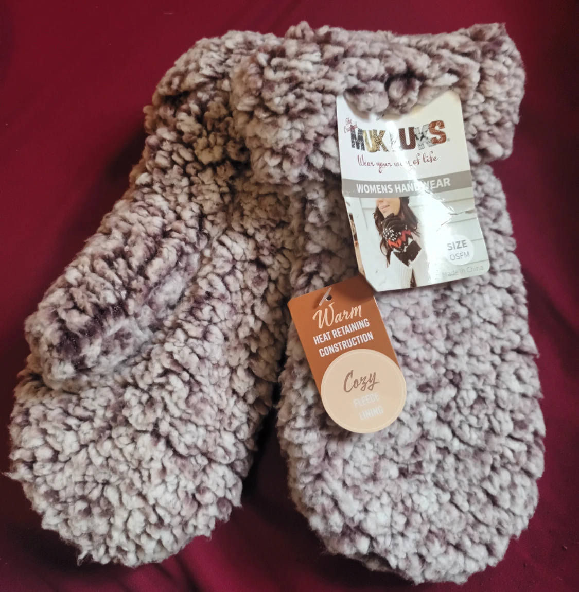 Muk Luks gloves