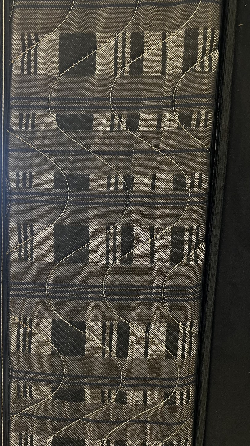 Queen Mattress excellent condition, free delivery image indicator(2)