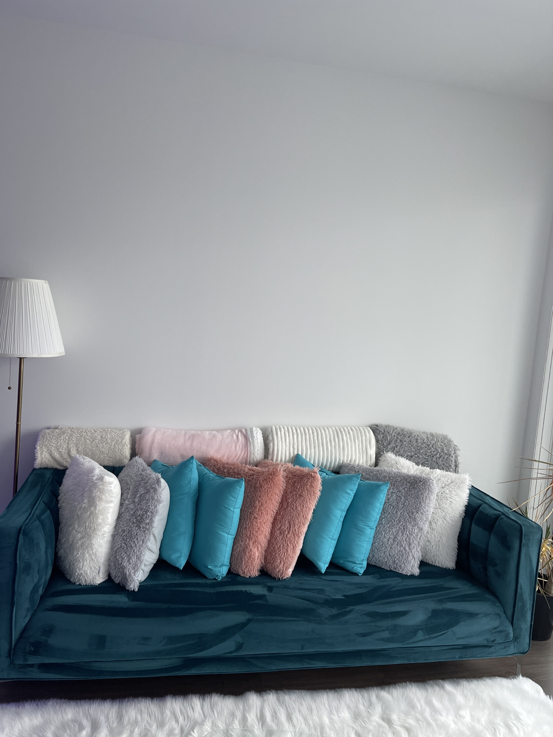 REDUCED PRICE!! Smooth velvety luxury sofa thumbnail