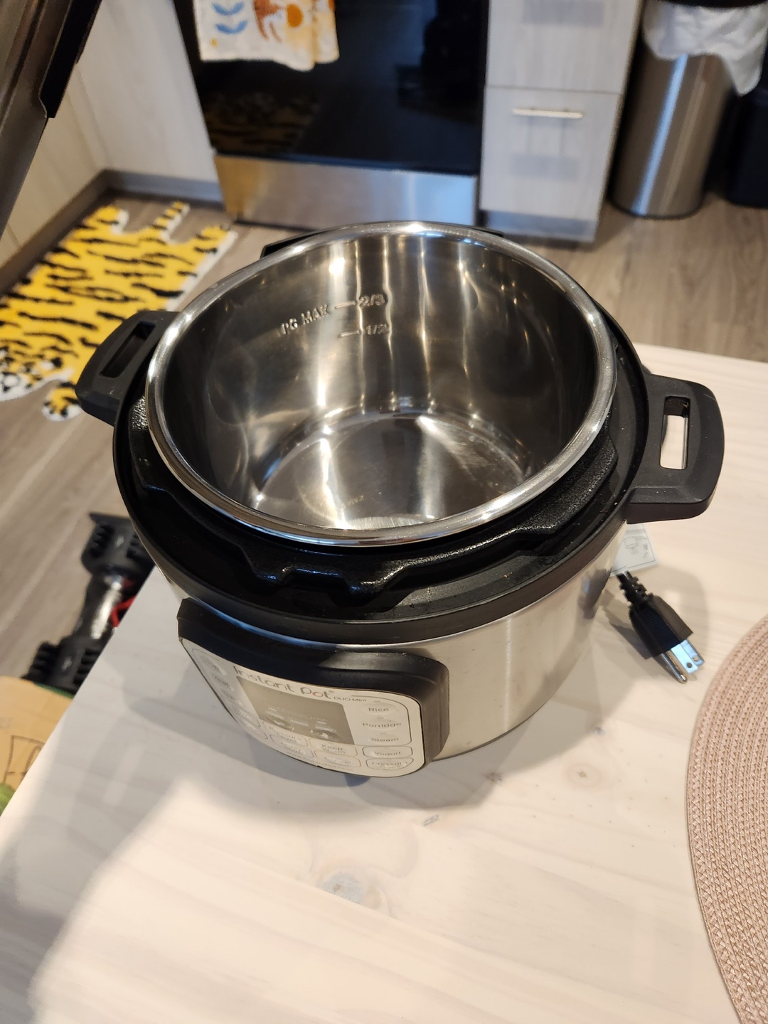 Instant pot 3qt- like new - photo 2