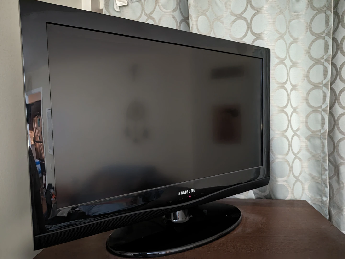 Samsung 32" TV with Google Chromecast